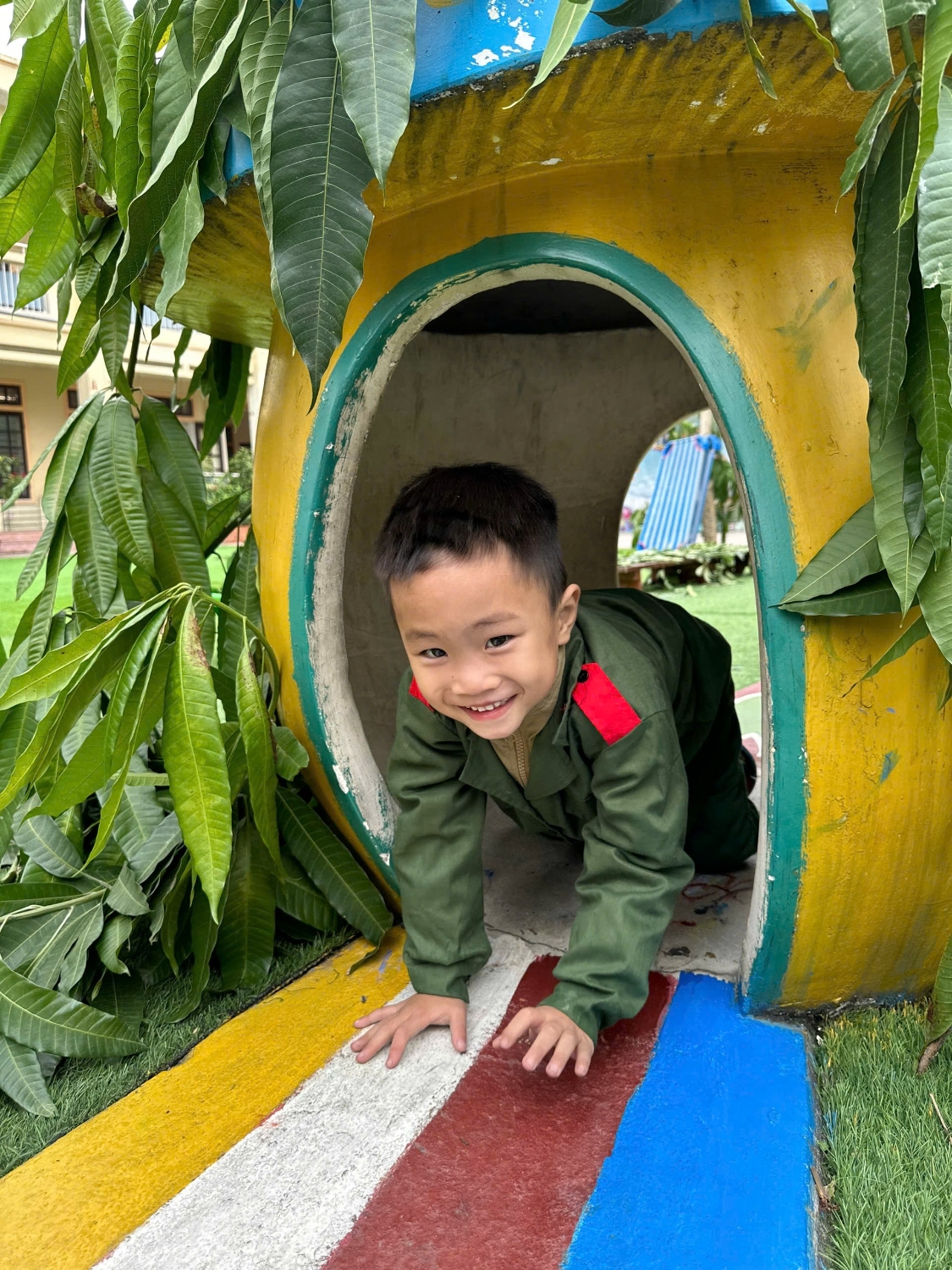 MỘT SỐ HÌNH ẢNH CÔ TRÒ TRƯỜNG MẦM NON THỊ TRẤN HOẠT ĐỘNG TRẢI NGHIÊM "BÉ LÀM CHIẾN SỸ"